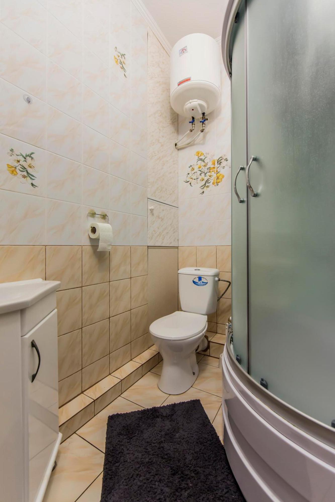 Large 2 Room Apartment With A Beautiful View 2 Min Metro Chernigivska Kiev Eksteriør bilde