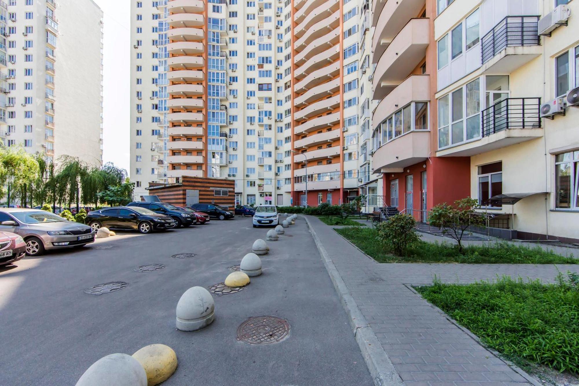 Large 2 Room Apartment With A Beautiful View 2 Min Metro Chernigivska Kiev Eksteriør bilde